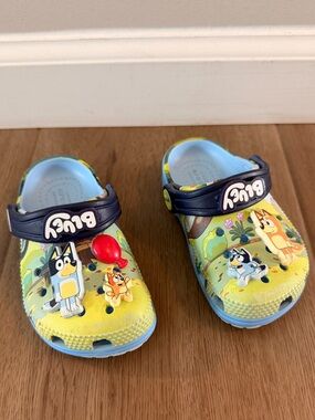 CROCS Yellow & Navy Blue Kids Bluey Character Clogs